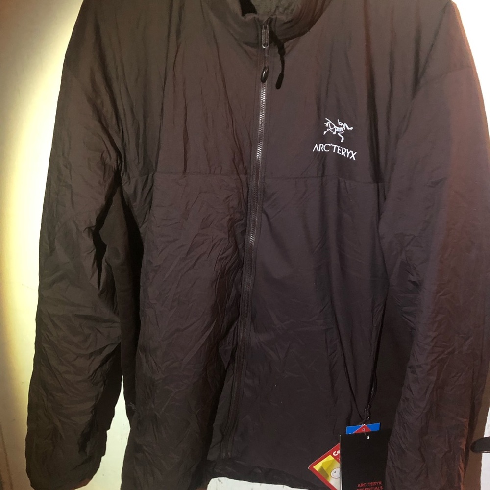 NWT XL Arc’teryx Atom jacket in Katalox